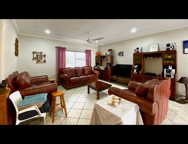 5 BEDROOM HOUSE FOR SALE IN PORT OWEN